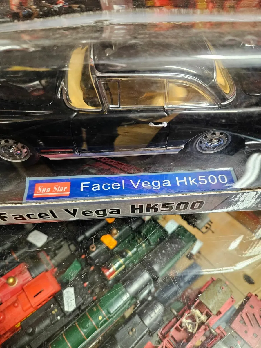 Corgi Sunstar Facel Vega 1.18 - Image 2