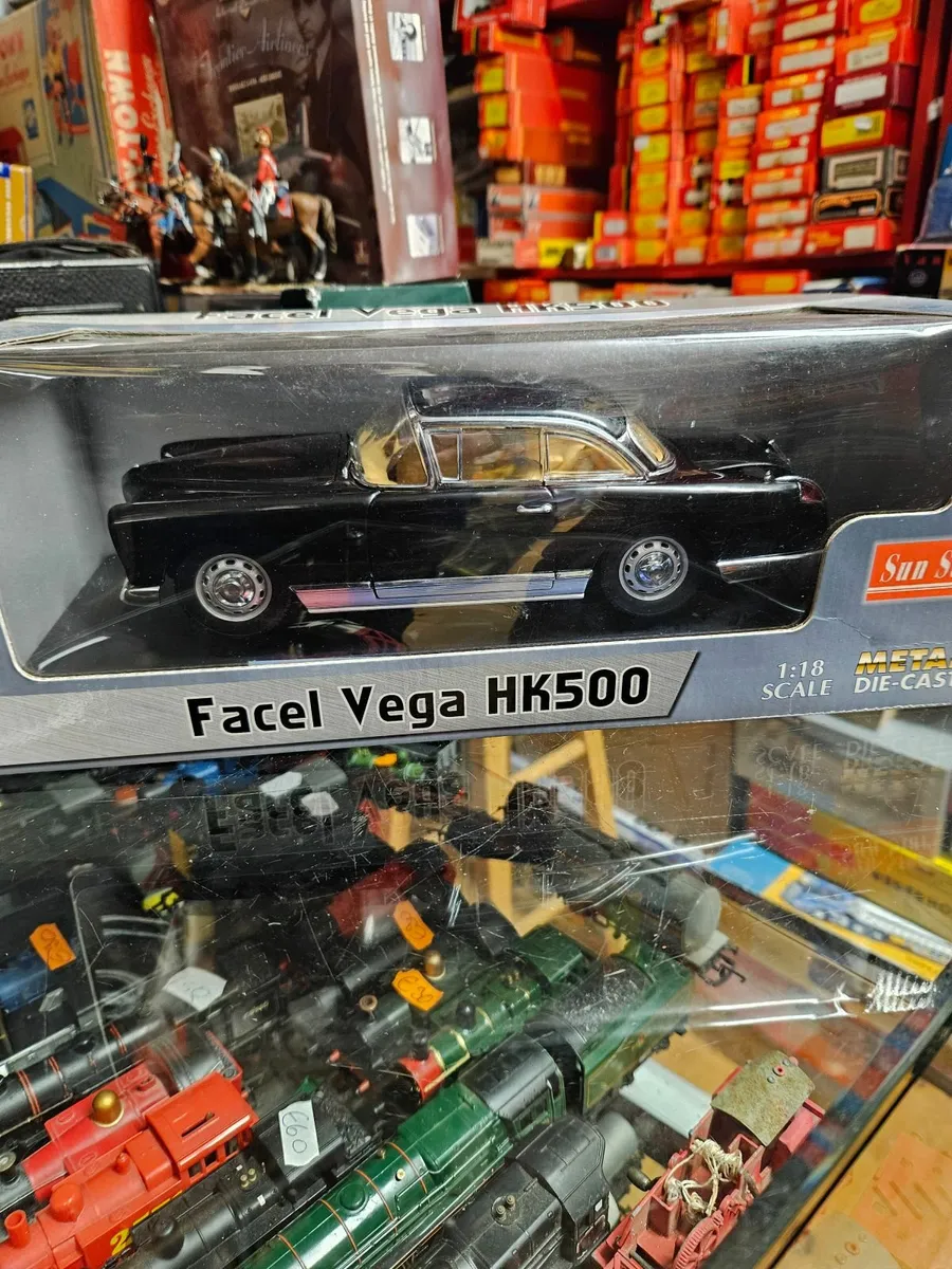 Corgi Sunstar Facel Vega 1.18 - Image 3