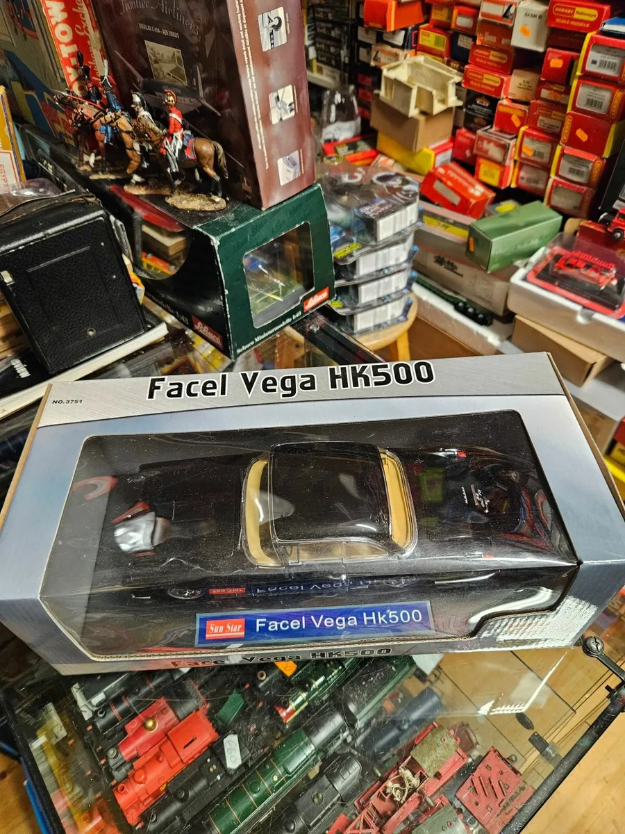 Corgi Sunstar Facel Vega 1.18 - Image 4