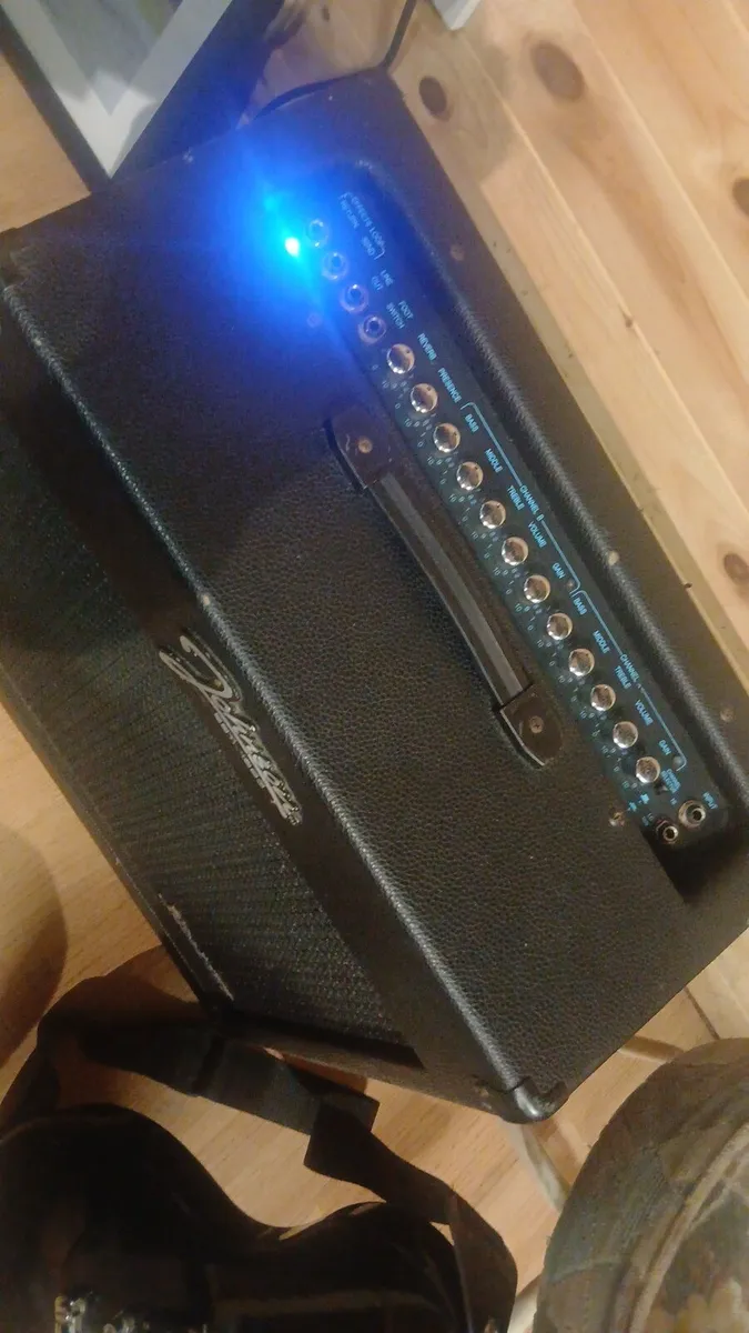 Gibson Epiphone Guitar  and Amp - Image 2