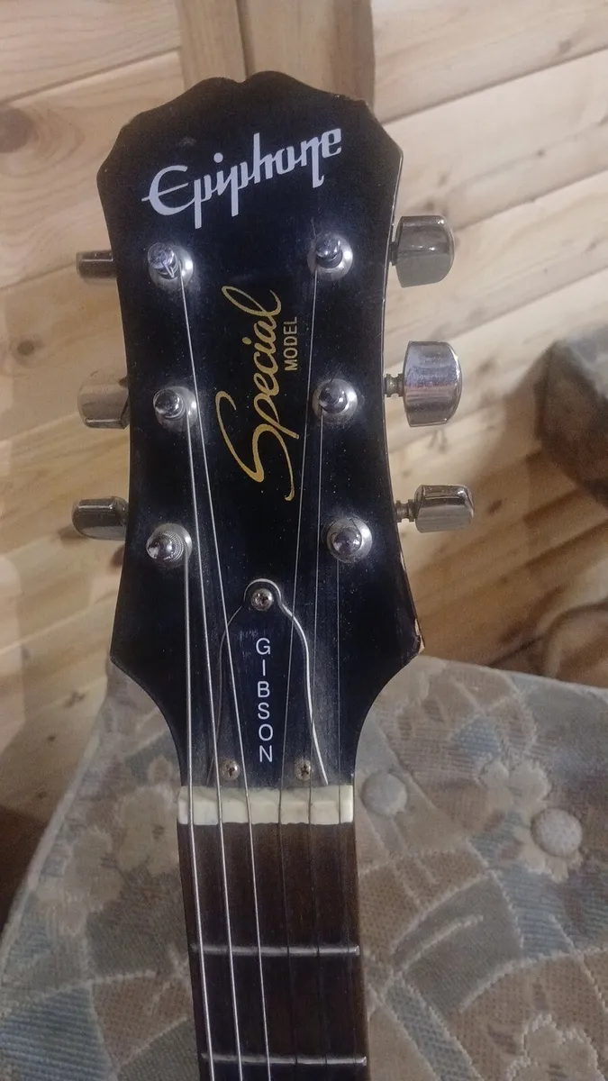 Gibson Epiphone Guitar  and Amp - Image 3