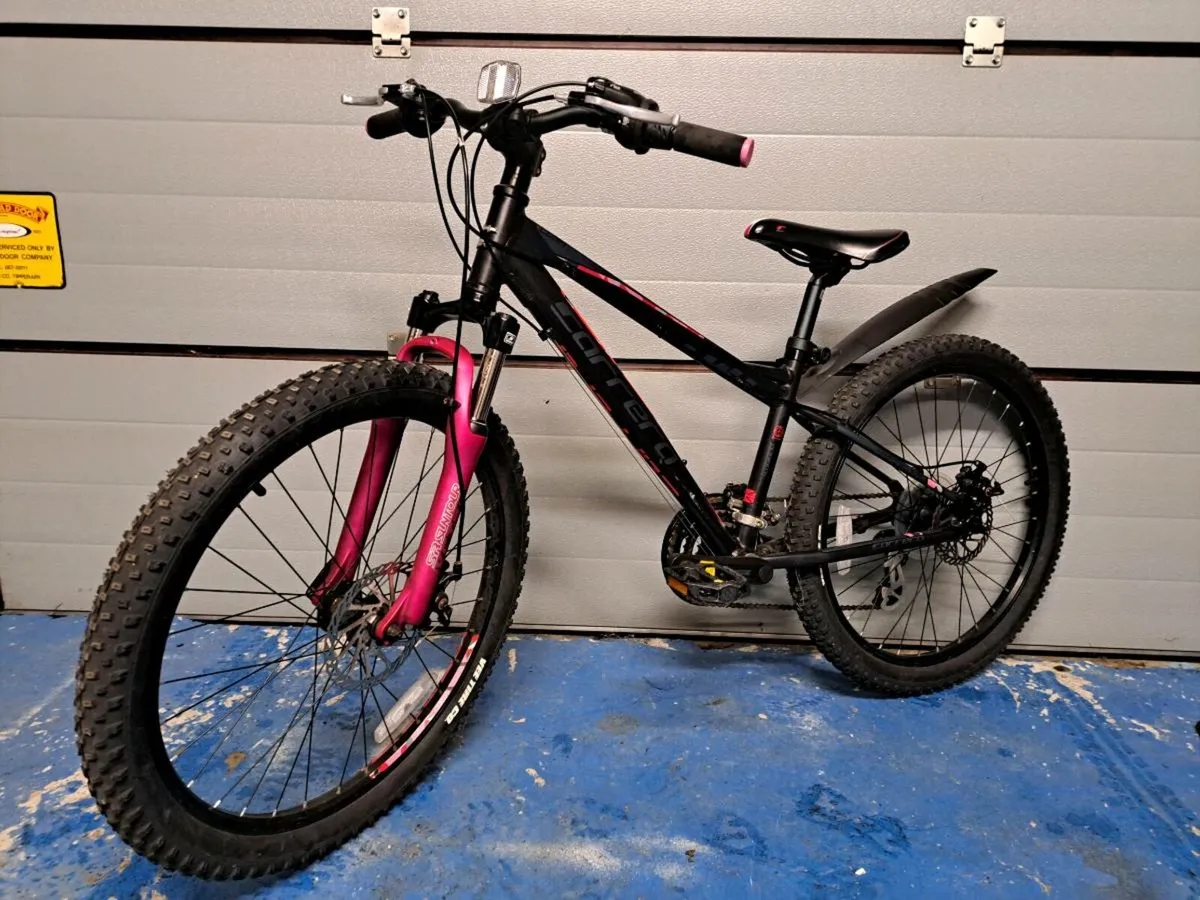 Carrera 24" girls bike - Image 1