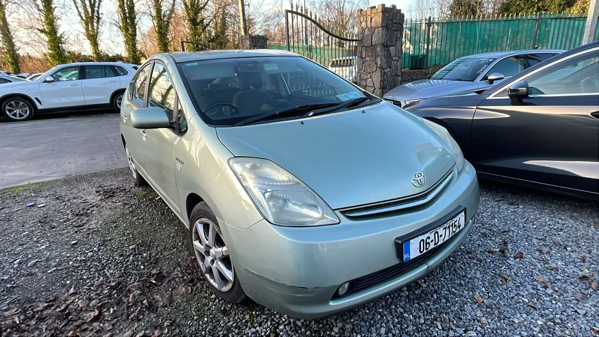 Toyota Prius hybrid automatic 1 owner €2200 - Image 4