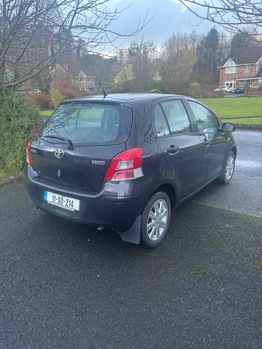 Toyota Yaris 2011 - Image 4