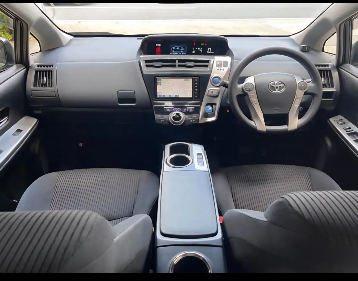 Toyota Prius Alpha 7 Seater Hybrid Tech Hi Spec - Image 3