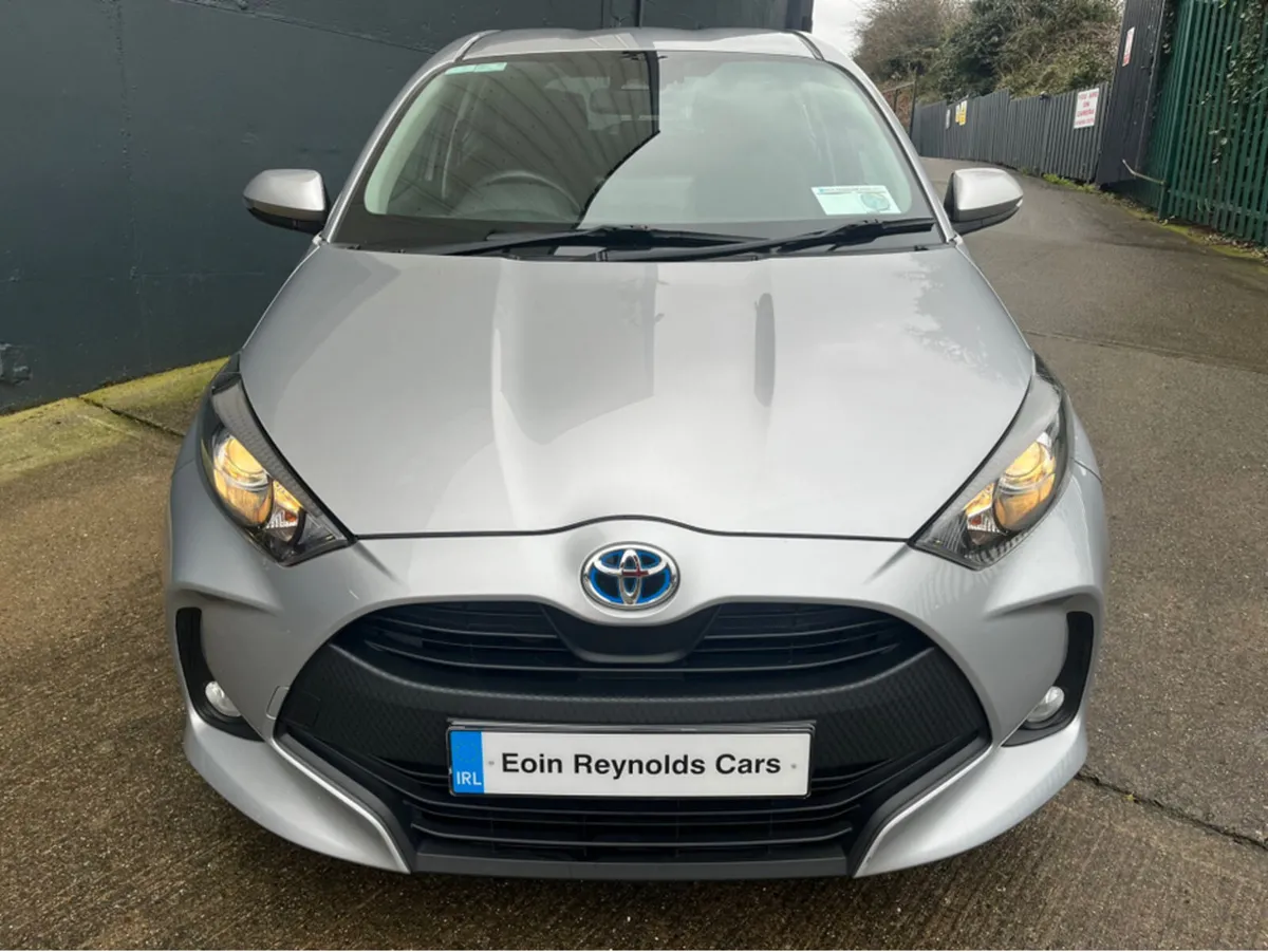 Toyota Yaris 221 HYBRID LUNA AUTO 4DR AS NEW FULL - Image 2