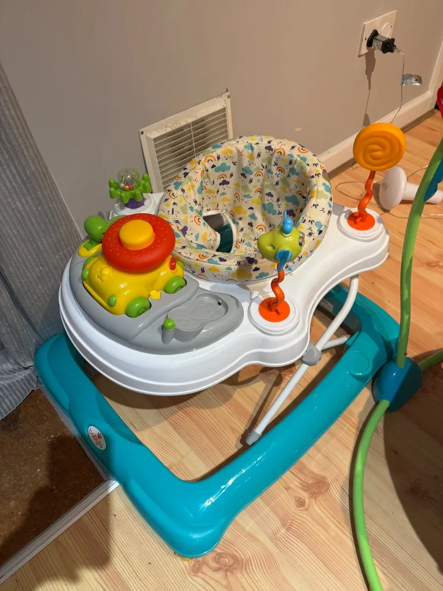 Walker and jumper - Image 1