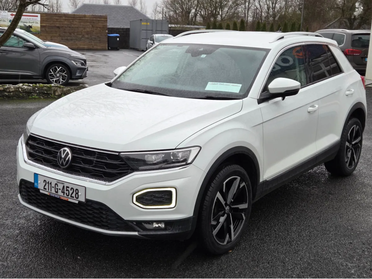 Volkswagen T-Roc 2.0 Diesel Auto. Style LOW MILEAG - Image 4
