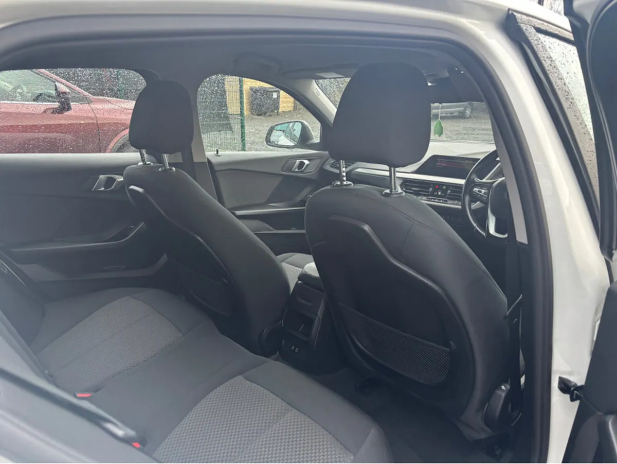 BMW 1-Series 116D D SE 1SBC 4DR AUTO - Image 4