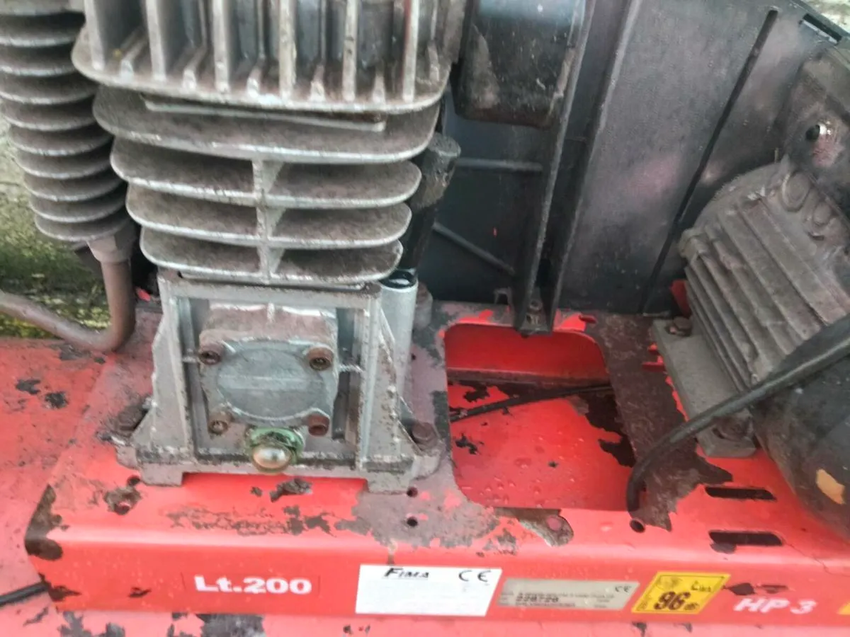 Air Compressor - Image 2