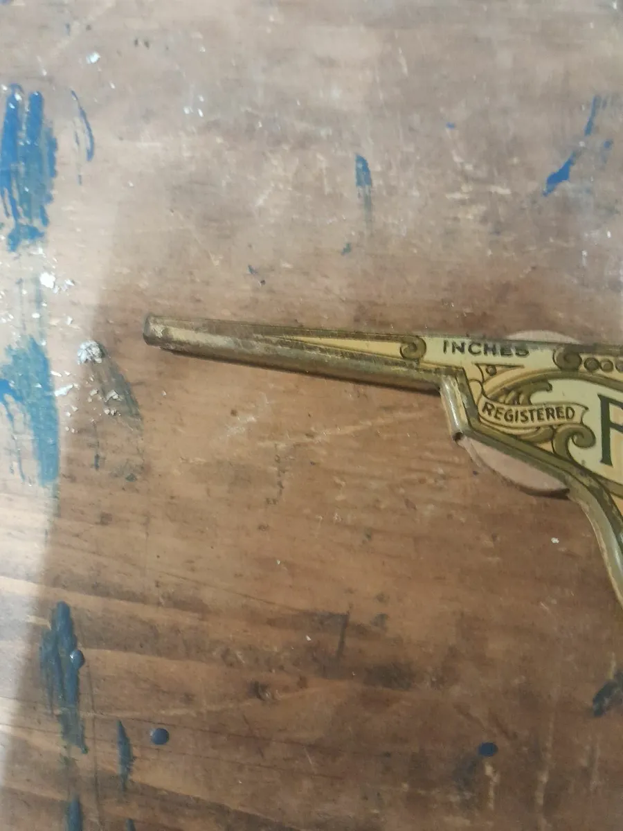 The pistol flashmeter magnesium ribbon holder - Image 4