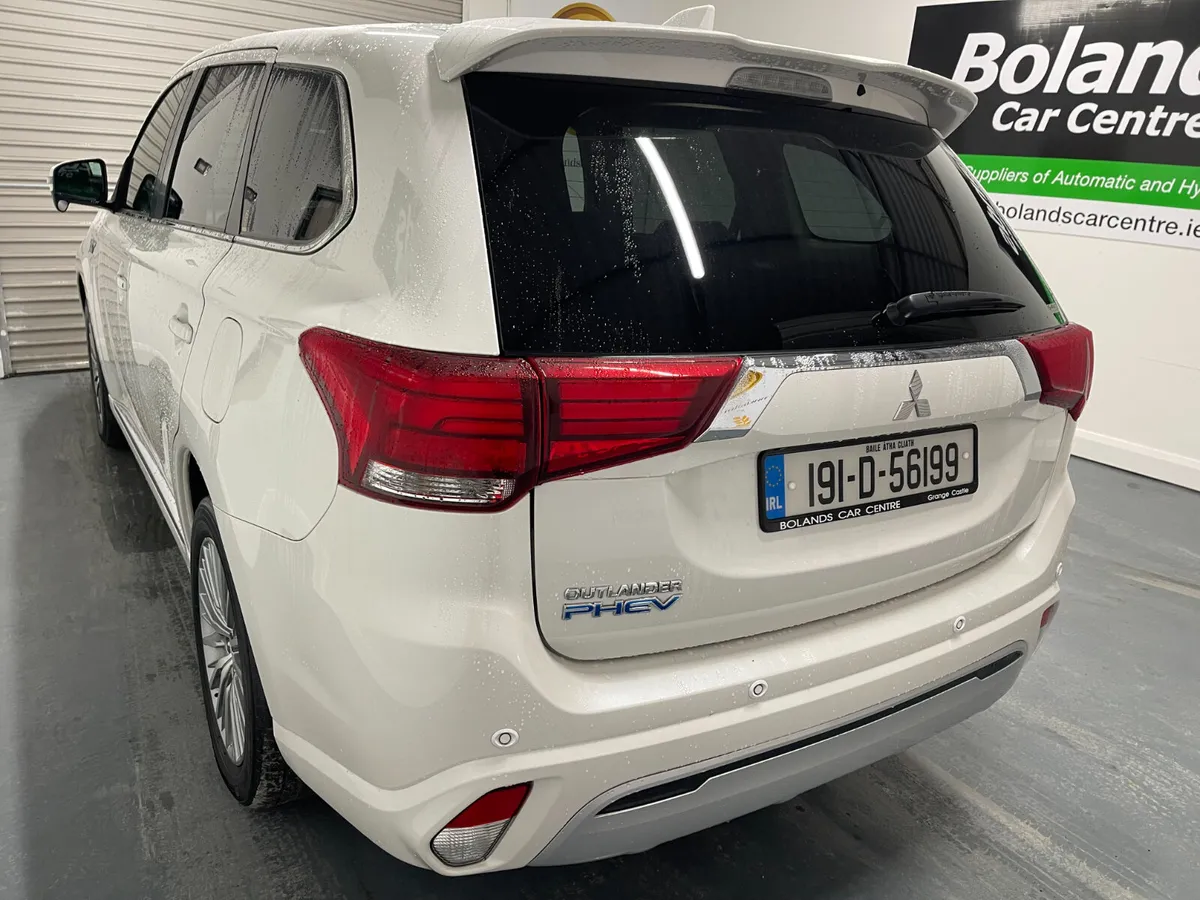 2019 Mitsubishi Outlander Hybrid 2.4Phev Automatic - Image 4
