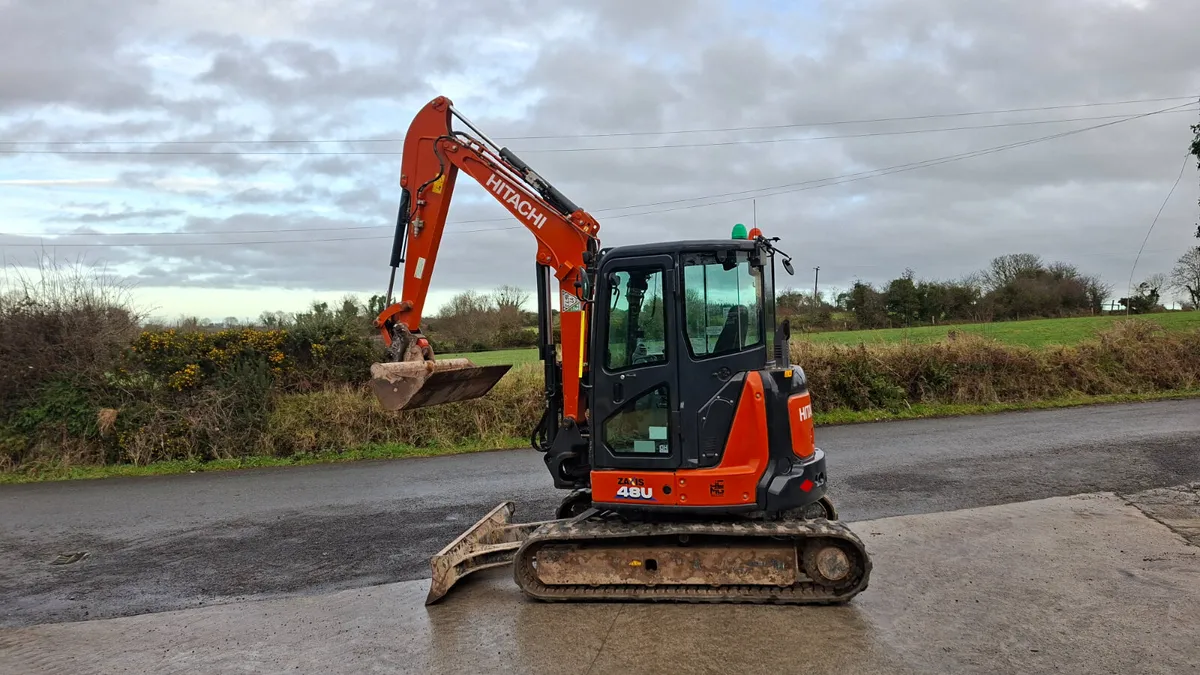 Hitachi 48.6  2022 - Image 4