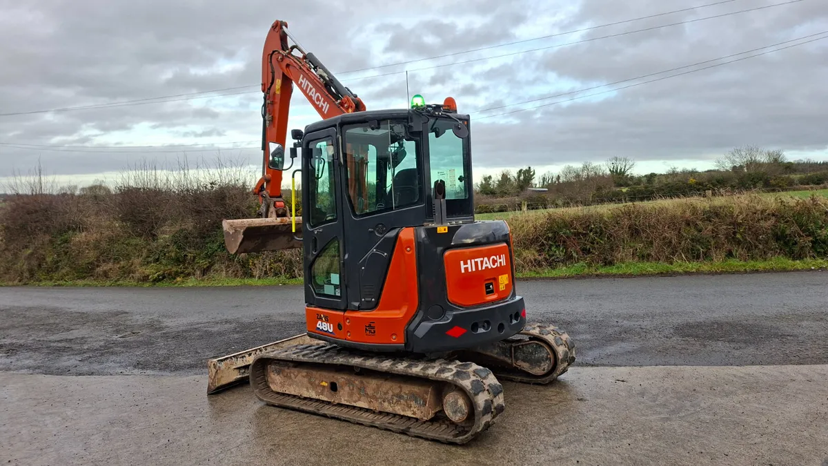 Hitachi 48.6  2022 - Image 3