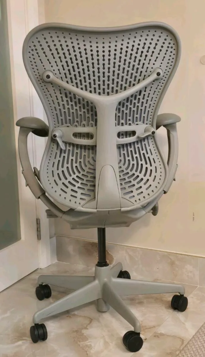 Herman Miller Mirra chair - Image 3