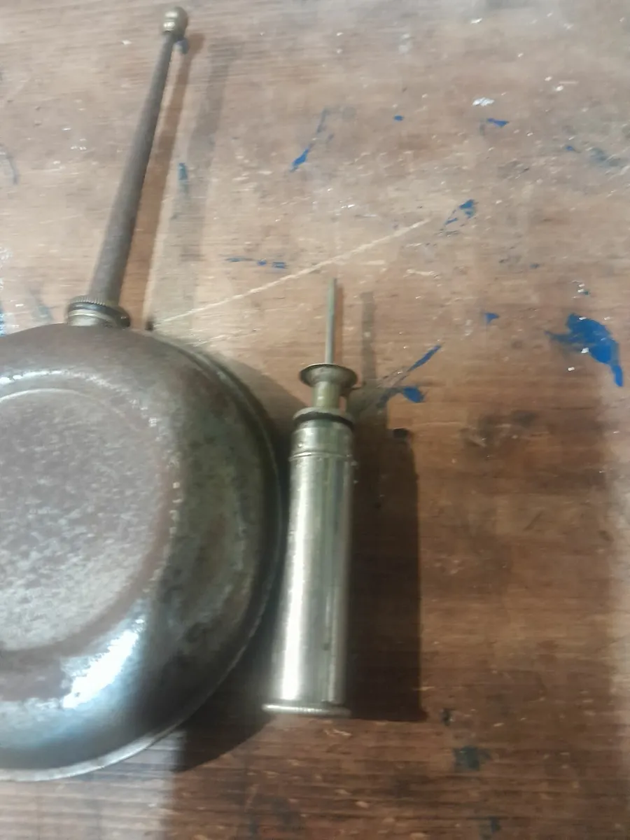 Two vintage  oil cans - Image 2