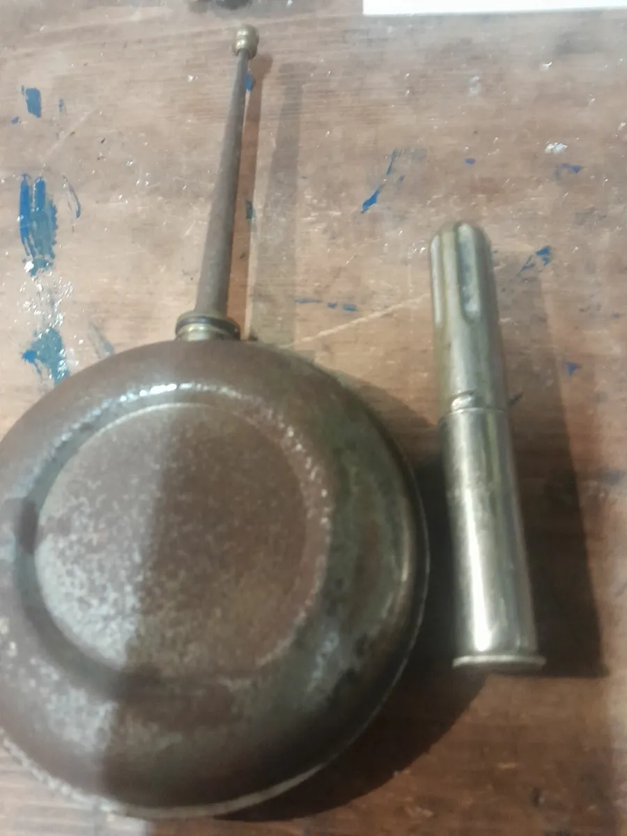 Two vintage  oil cans - Image 3