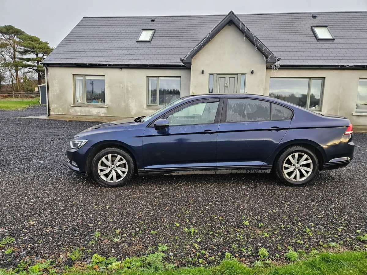 Volkswagen Passat 2016 - Image 4