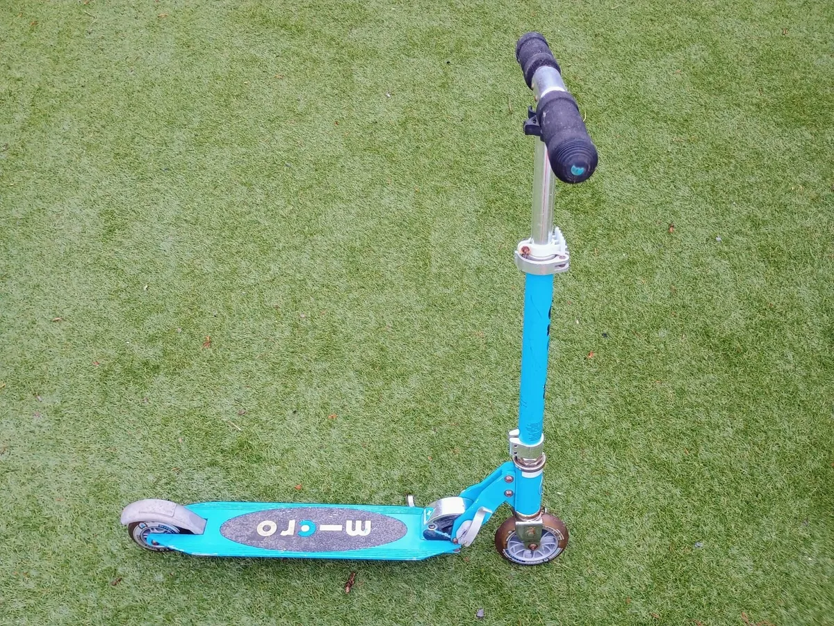Micro scooter x 2 - Image 1