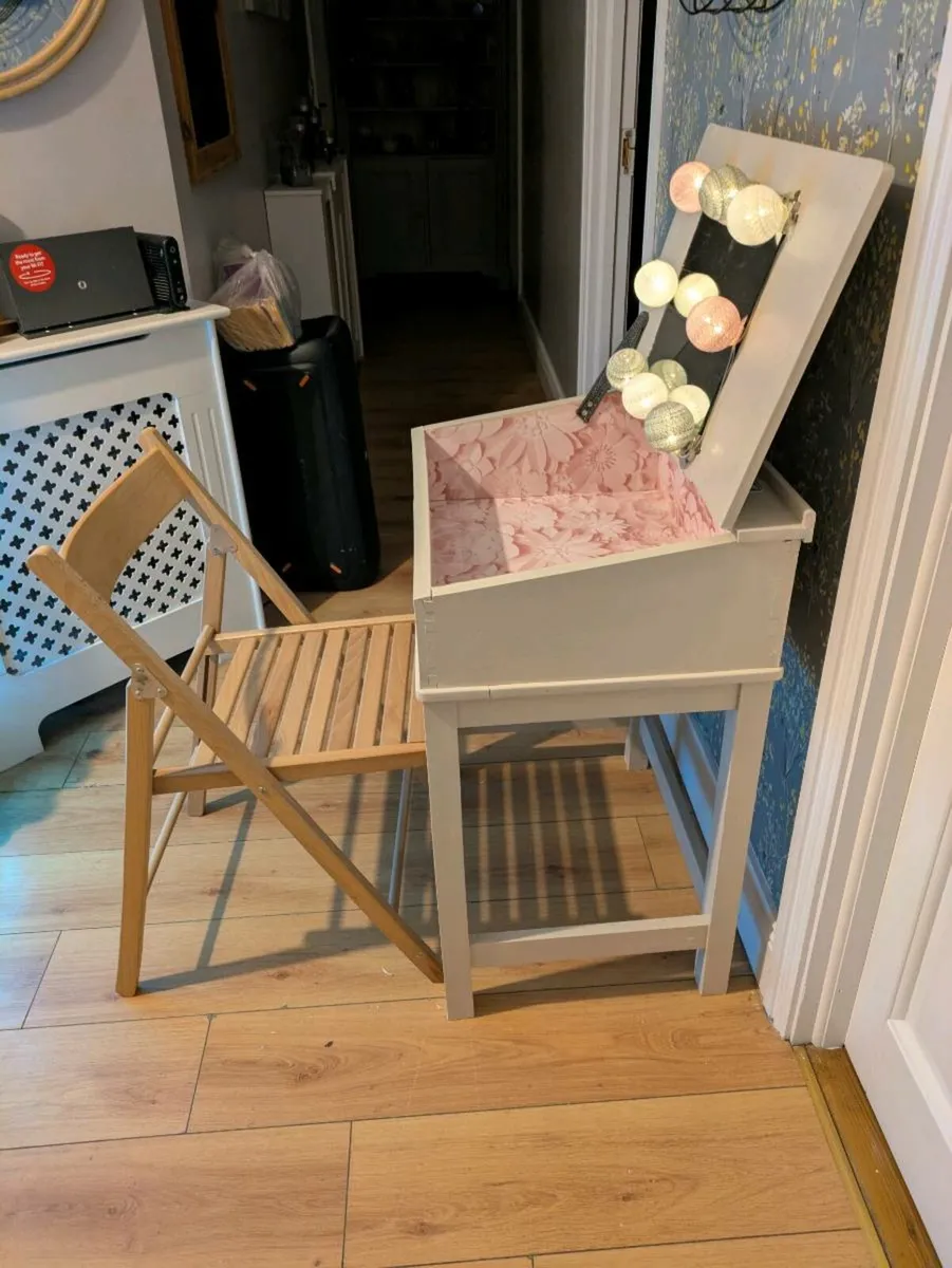 Vanity desk - Image 2