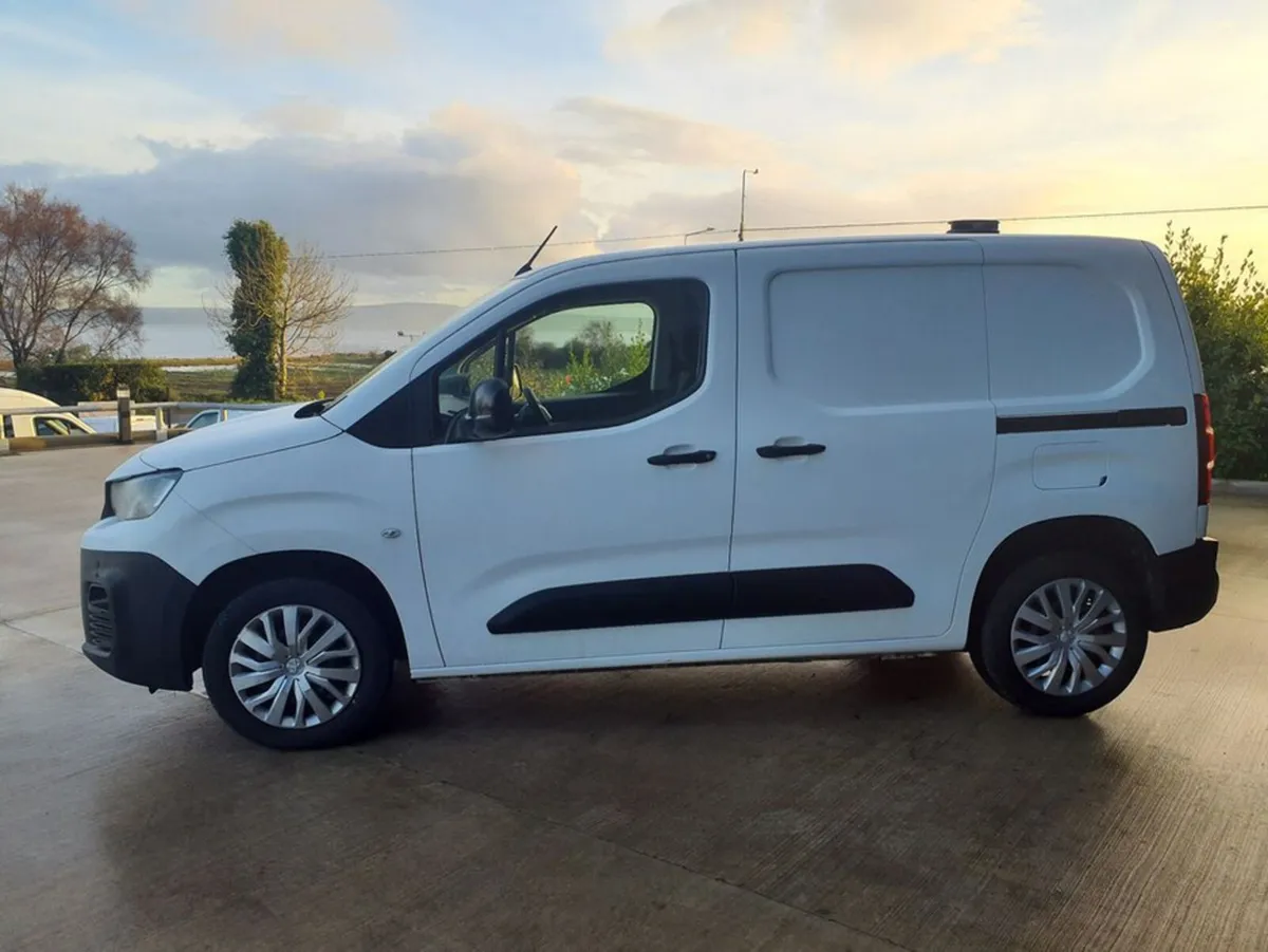 Peugeot Partner BLUEHDI PROFESSIONAL PREMIUM L1 - Image 4