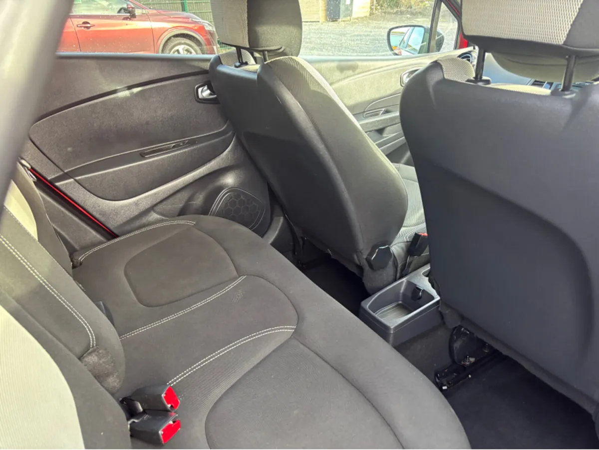 Renault Captur ICONIC TCE 90 MY19 EVAP - Image 2