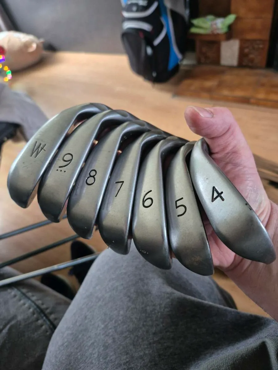Ping left handed clubs - Image 1