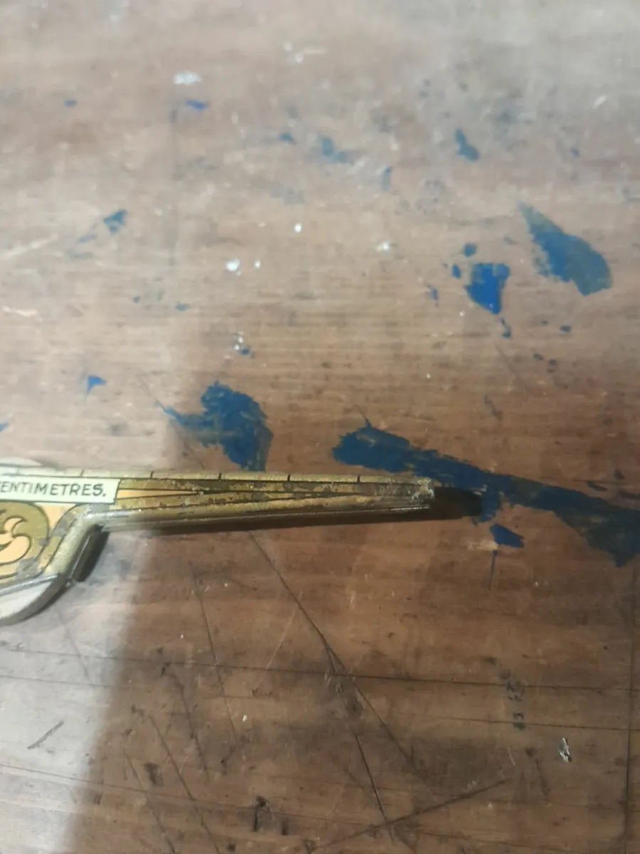 The pistol flashmeter magnesium ribbon holder - Image 3