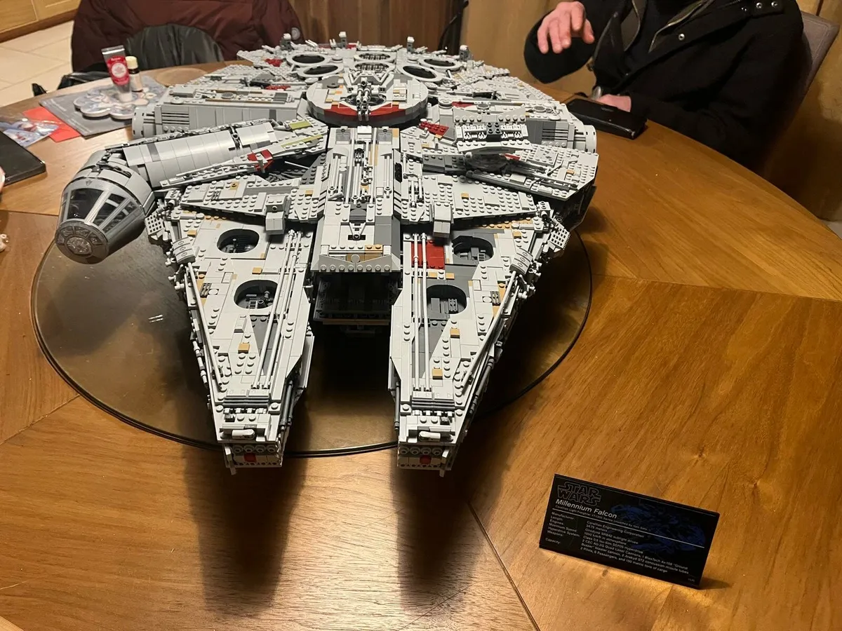 Star Wars Millennium Falcon - Image 2