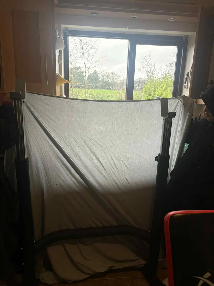 Heavy duty bench with leg extension/curl - Image 4