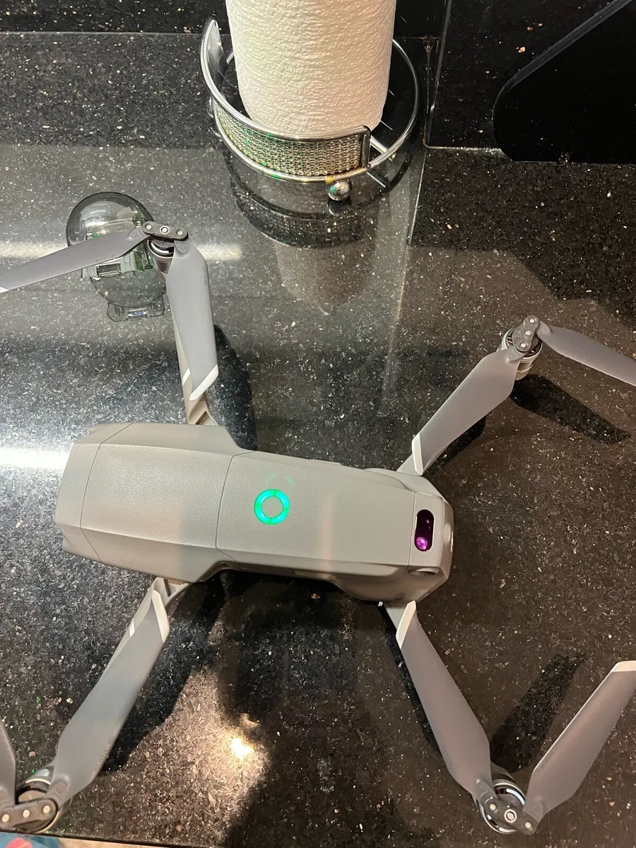 Dji Mavic 2 pro very little flight time and bat cy - Image 3