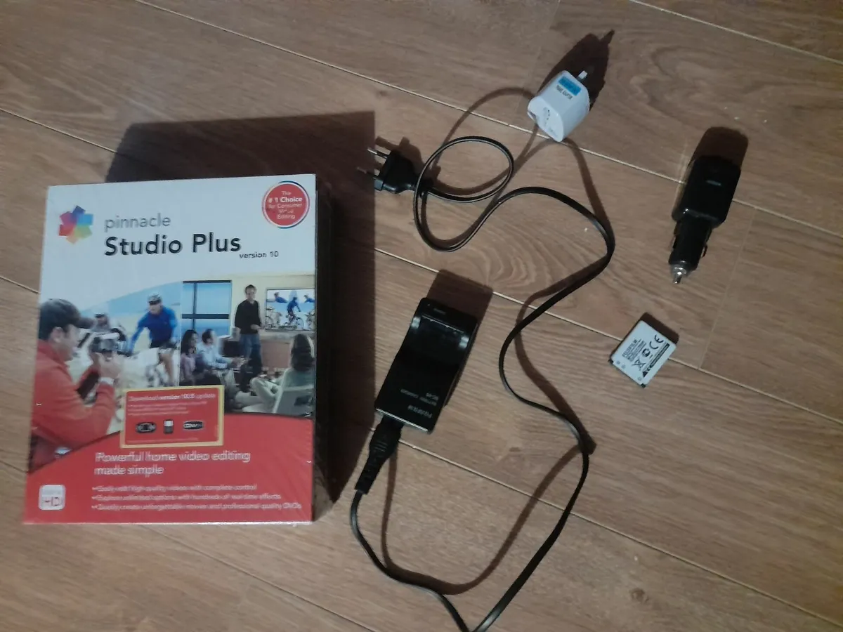 Video Editor + Fujifilm Battery Charger + Car USB - Image 1