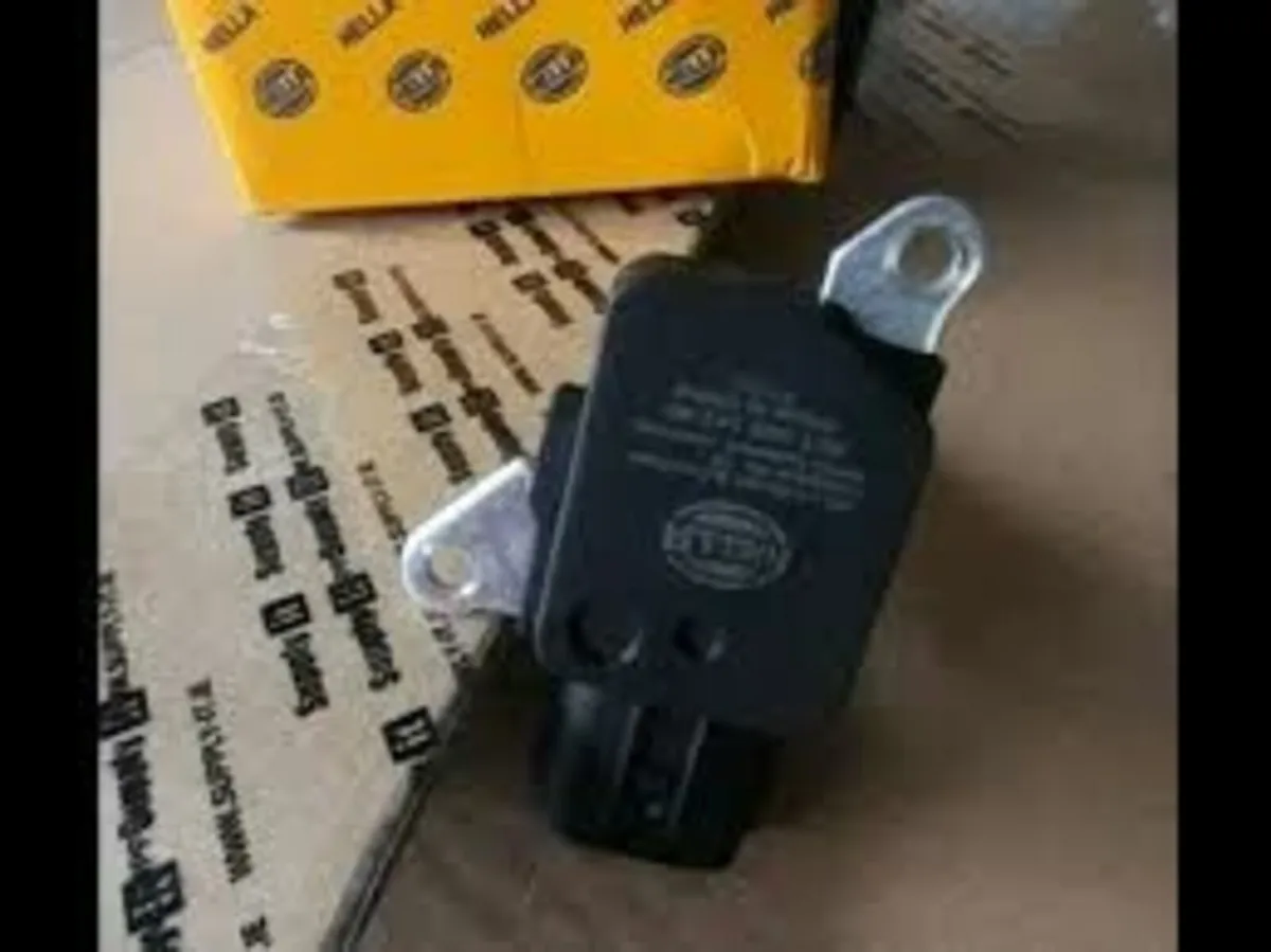 Toyota / lexus mass air flow meter sensor  Brand n - Image 2
