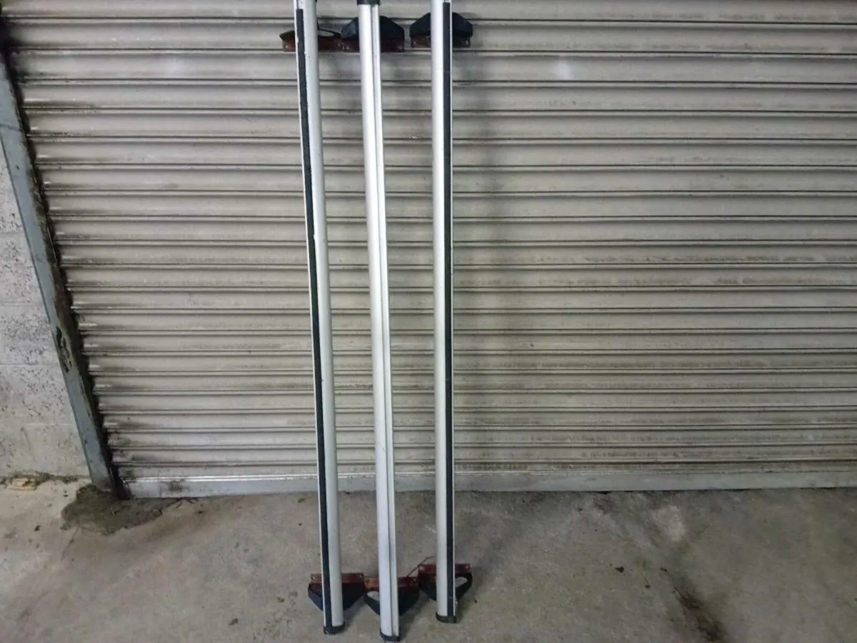 Renault traffic roof bars - Image 1