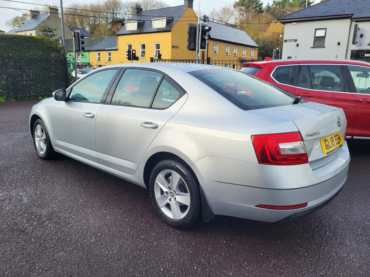 Skoda Octavia TDI Auto, 87k kms, FSH, 12m Warranty - Image 4