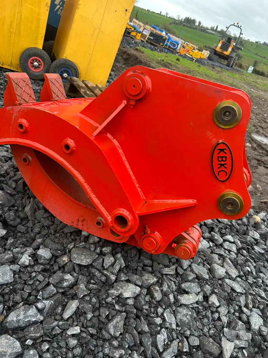 Unused Kbkc 50mm pin hydraulic grab - Image 1