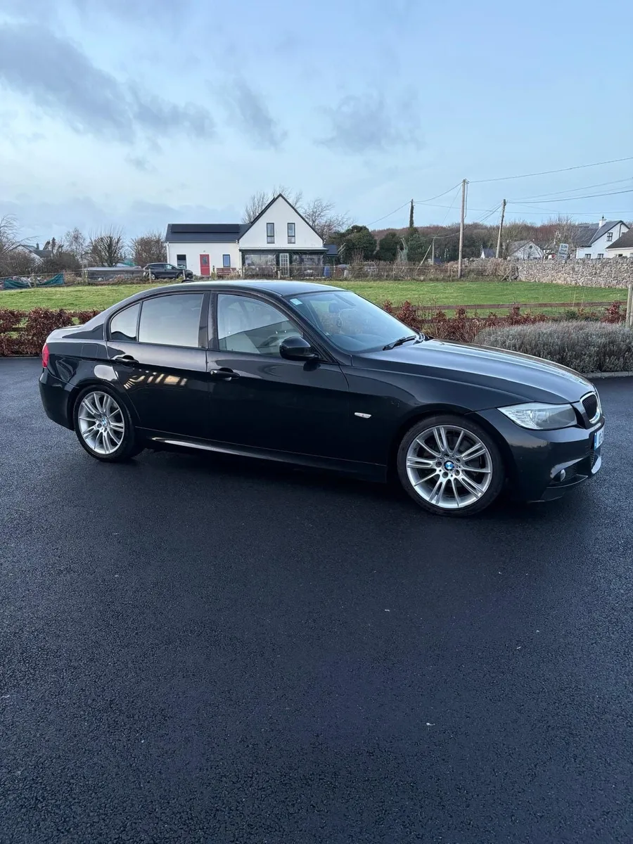 BMW 3-Series 2010 - Image 4
