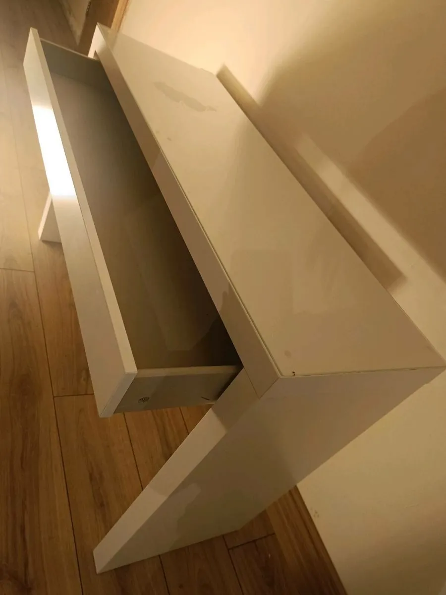 Ikea make up table - Image 1