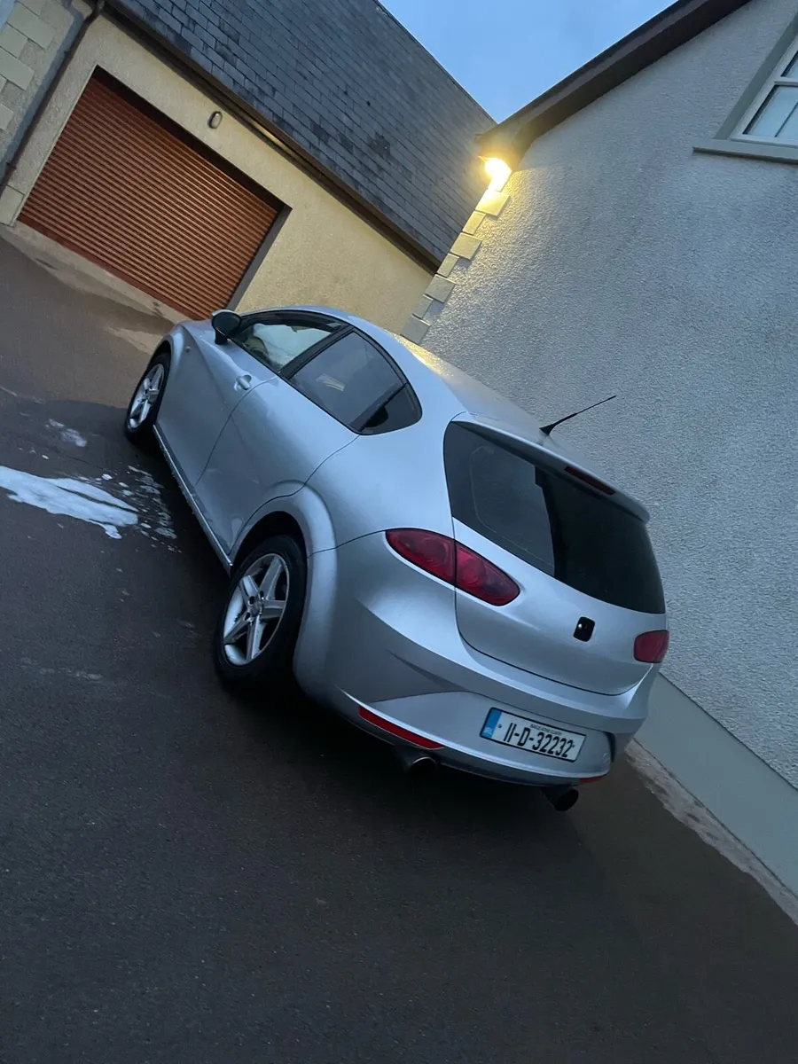 Sean Leon 2011 - Image 1