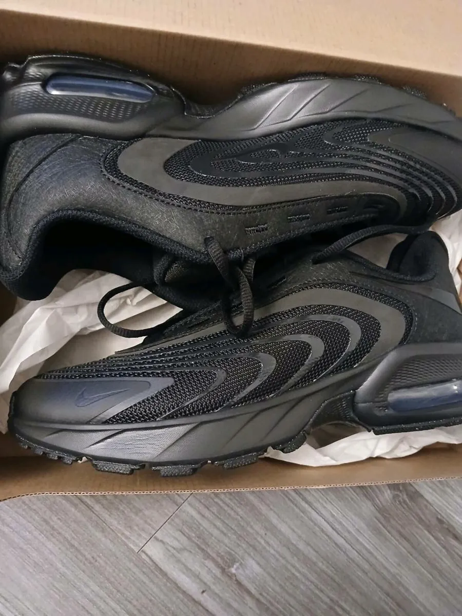 Unwanted gift nike size 8 brand new pm - Image 2