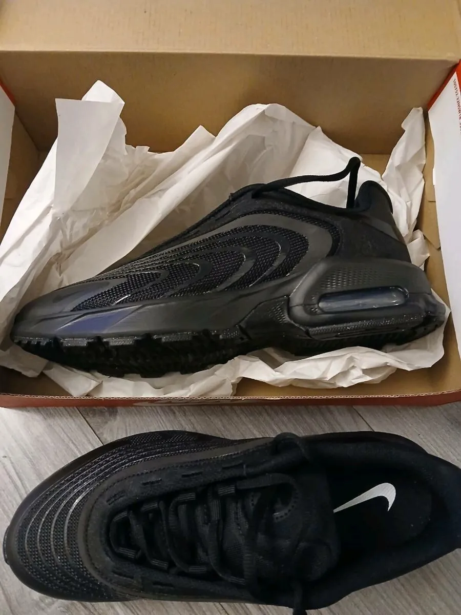 Unwanted gift nike size 8 brand new pm - Image 3