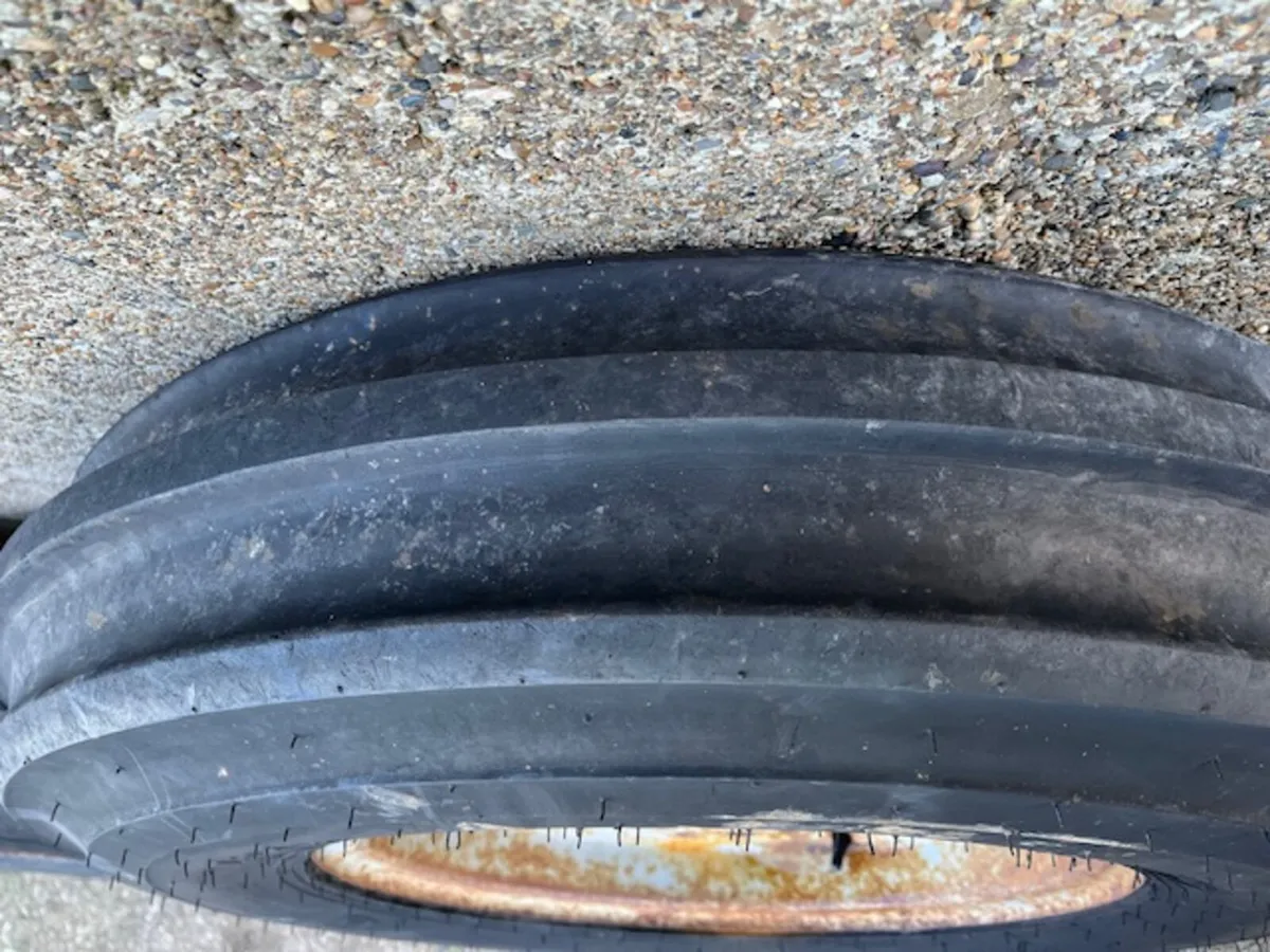 750 x 18 Wheels suit Ford or MF Tractor - Image 3