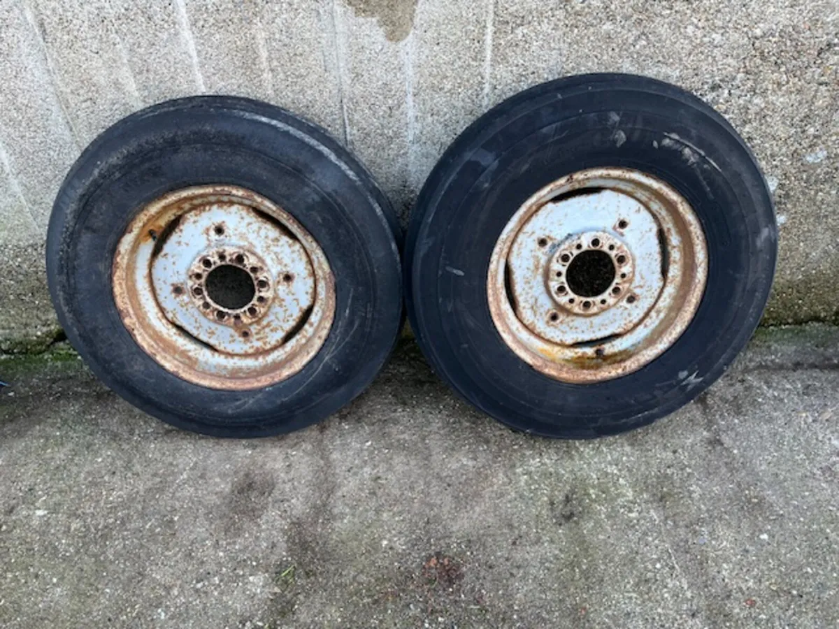 750 x 18 Wheels suit Ford or MF Tractor - Image 2