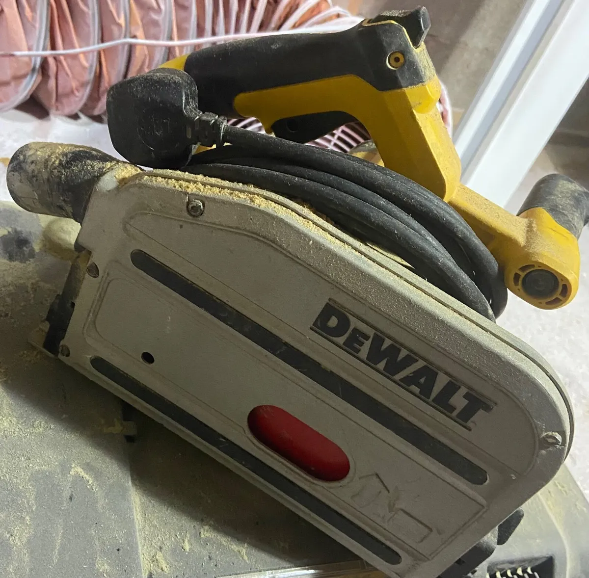 240v Dewalt plunge saw - Image 2