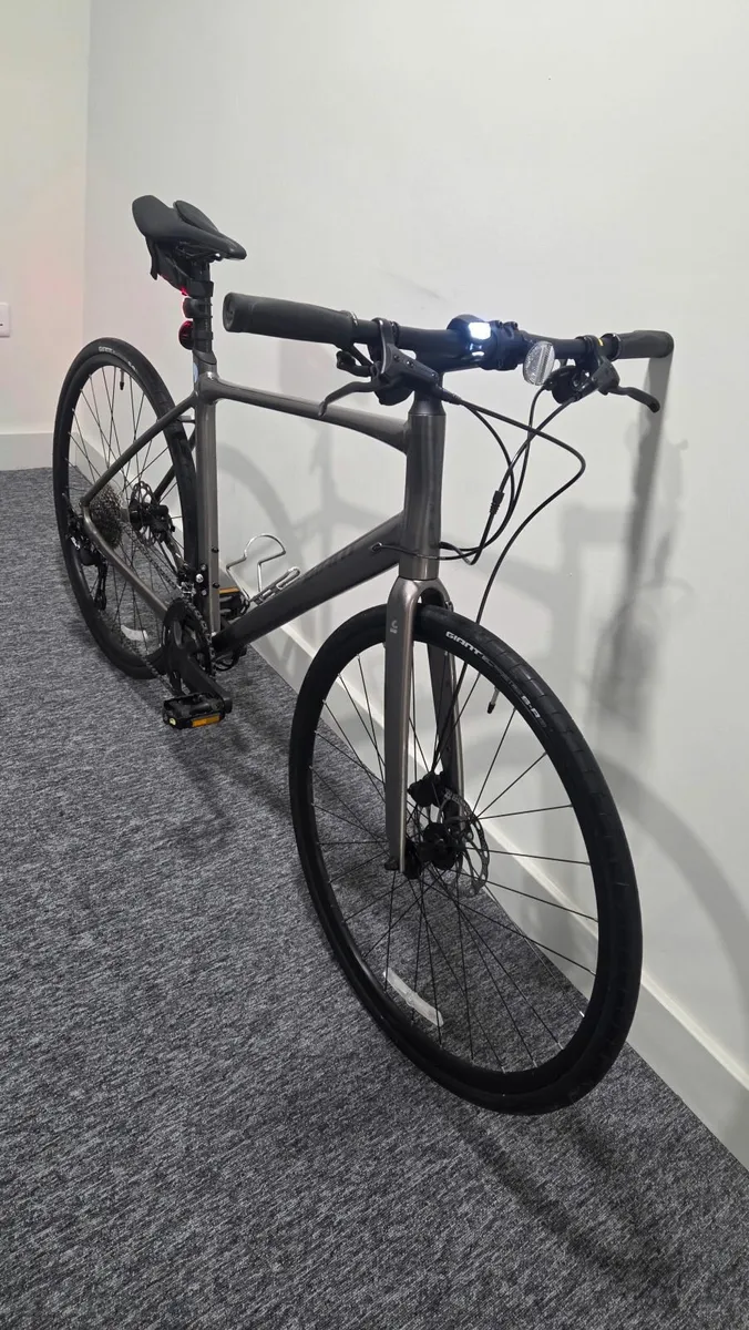 Giant Fastroad SL1 hybrid bike NEW - Image 3