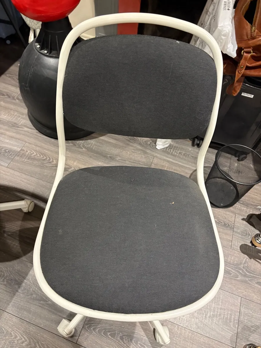 Desk Wheely Chairs - Image 2