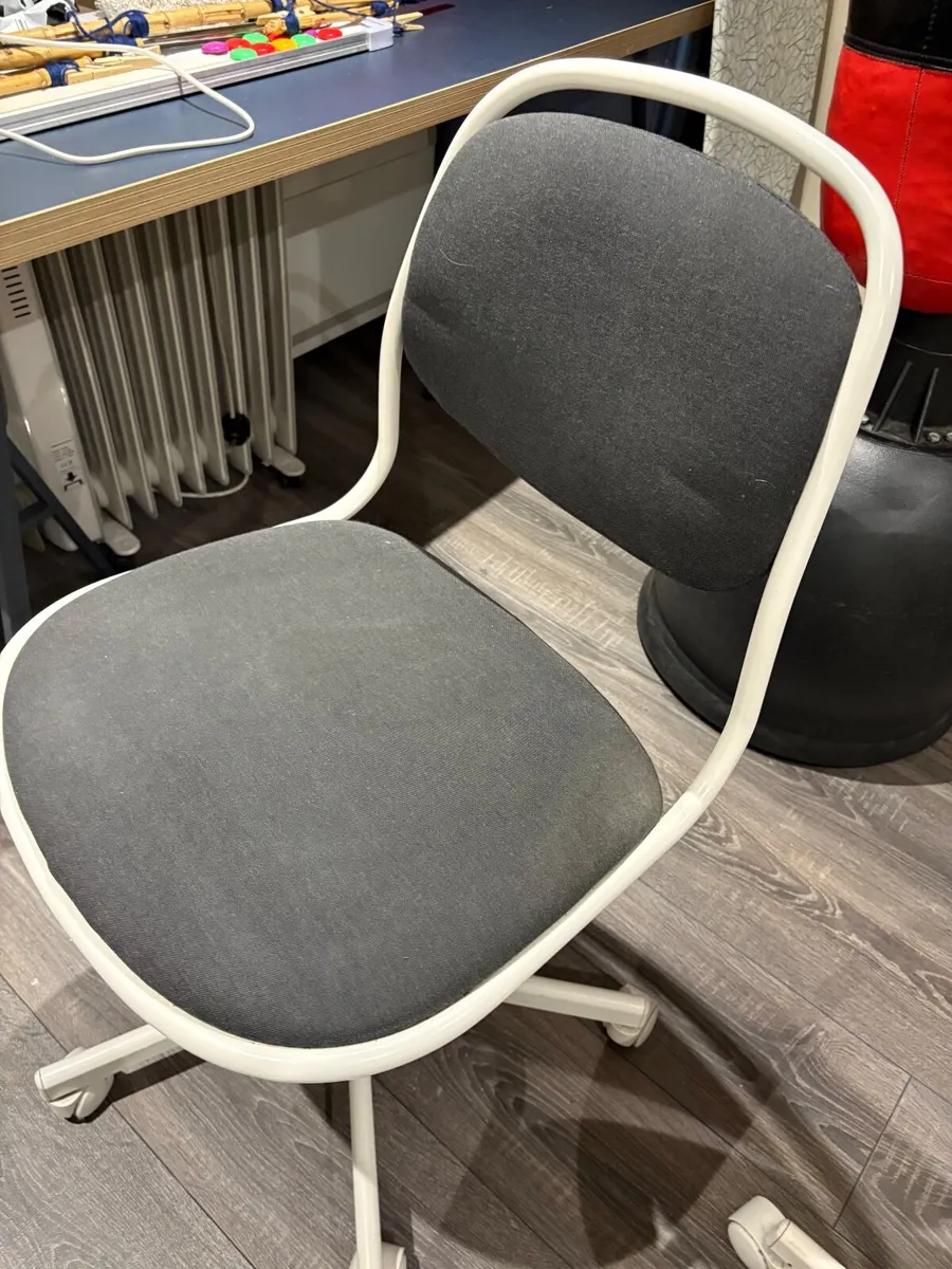 Desk Wheely Chairs - Image 4
