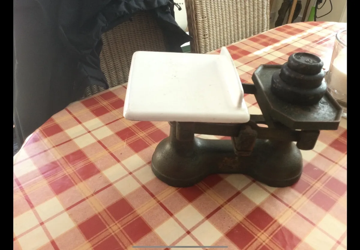 Vintage kitchen scales - Image 1