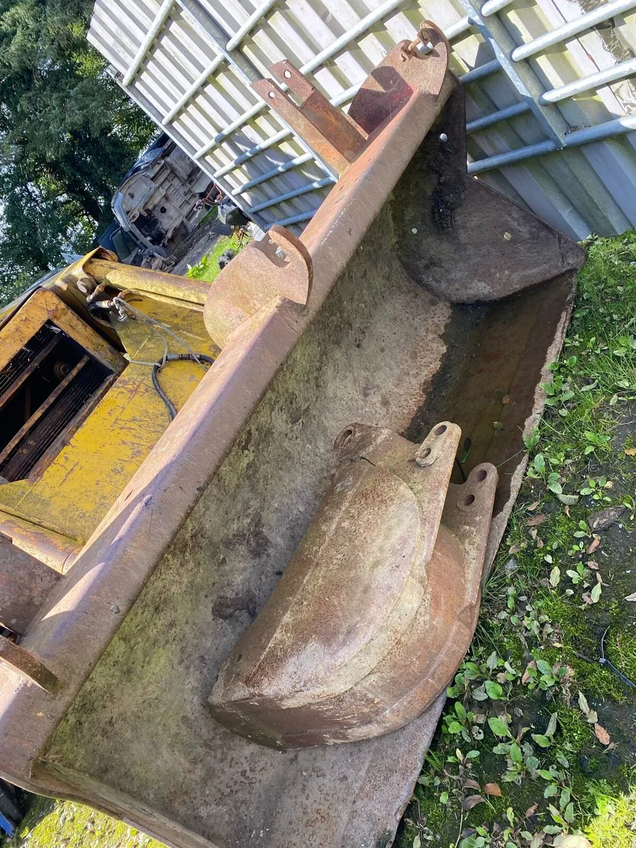 4 Wheels good tyres plus 3 buckets for sale - Image 1