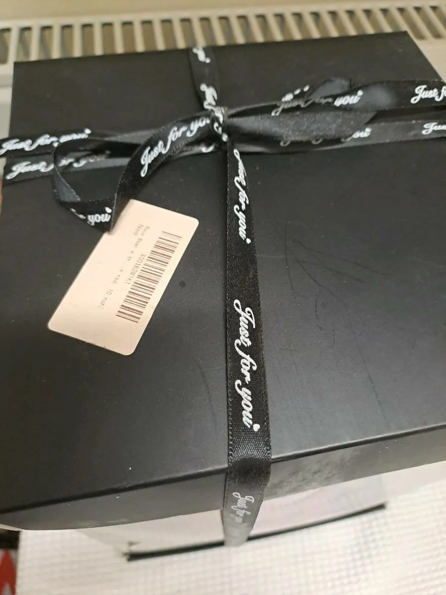 Red Rose Bear Gift Boxed New - Image 3